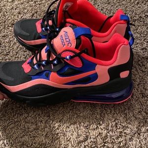 Brand new Nike react worn ONLY ONCE!!